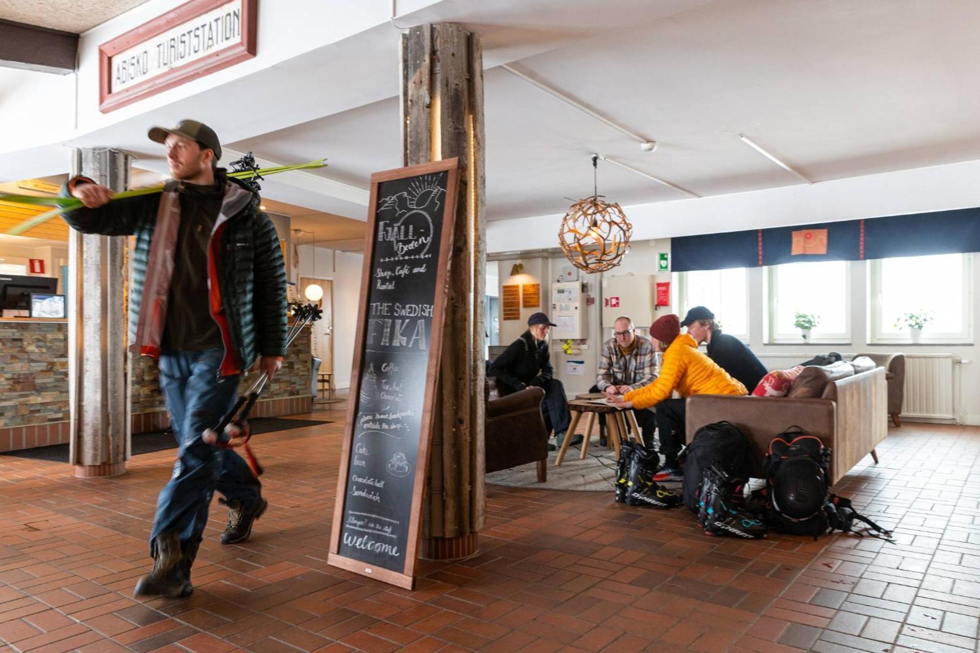 Отель Stf Abisko Turiststation Экстерьер фото